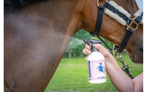 Pachnie, że Mucha Nie Siada - mgiełka maskująca koński zapach - 500 ml Pachnie, że Mucha Nie Siada - mgiełka maskująca koński zapach - 500 ml