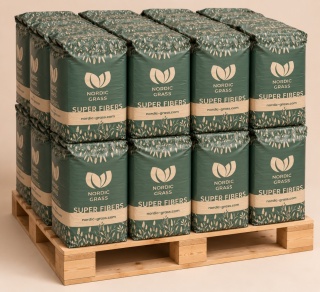 Paleta Siano Nordic Grass DELUX 15 kg – wysokiej jakości siano łąkowe dla koni, odpylone - papierowy worek - 18szt